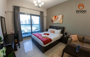 9th Floor Stylish Studio with Balcony with a View, Smoking on Balcony, Running Track, Pool, Male - Female Gym, Sauna and Steam Room, Free Indoor Parking, TV with Streaming, Fully Furnished Apartment i